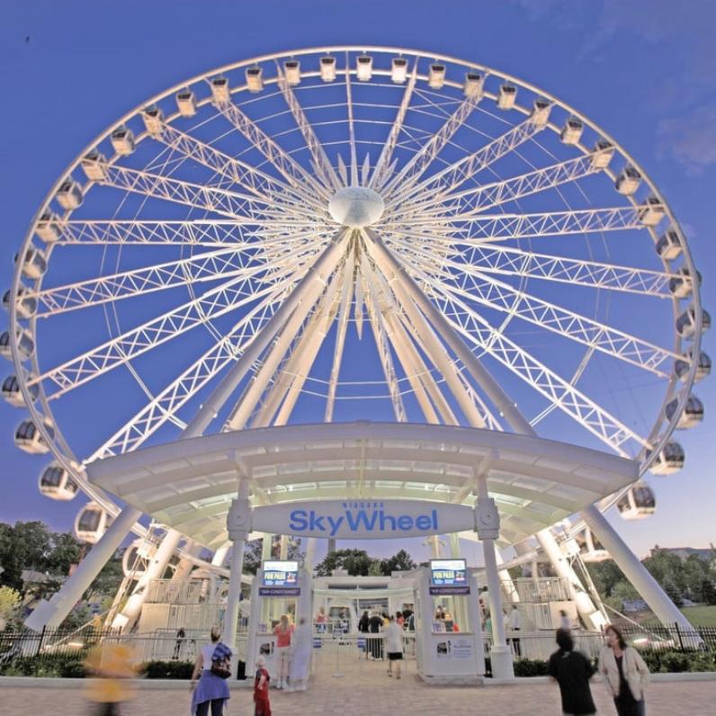 Niagara SkyWheel at Clifton Hill